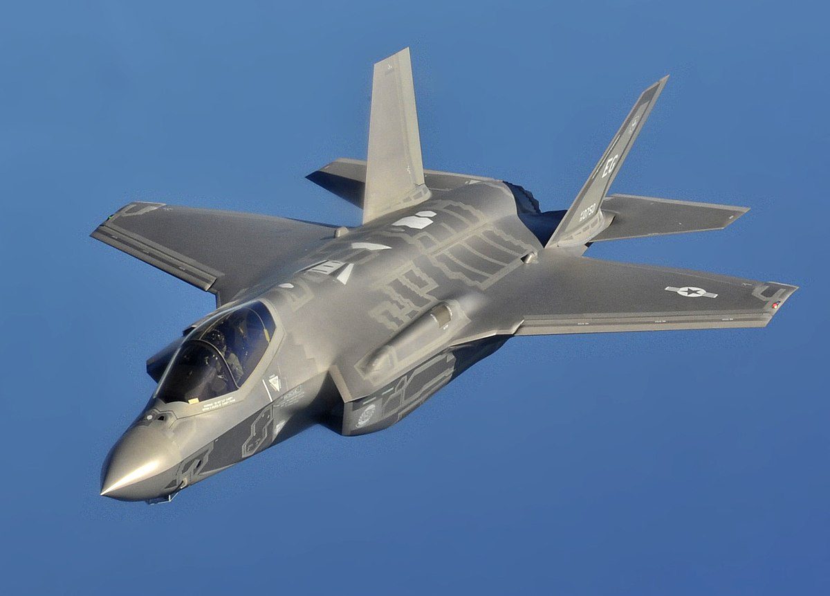 Ο Μακρόν κηρύσσει τον πόλεμο στα F-35 και στο Patriot